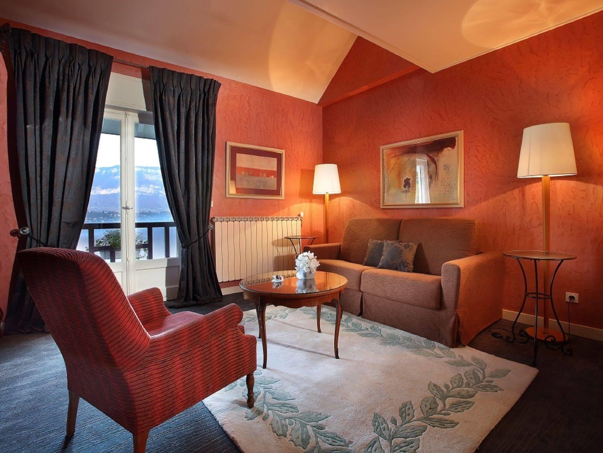Hotel Ombremont Jean-Pierre Jacob Ле-Бурже-дю-Лак Екстер'єр фото