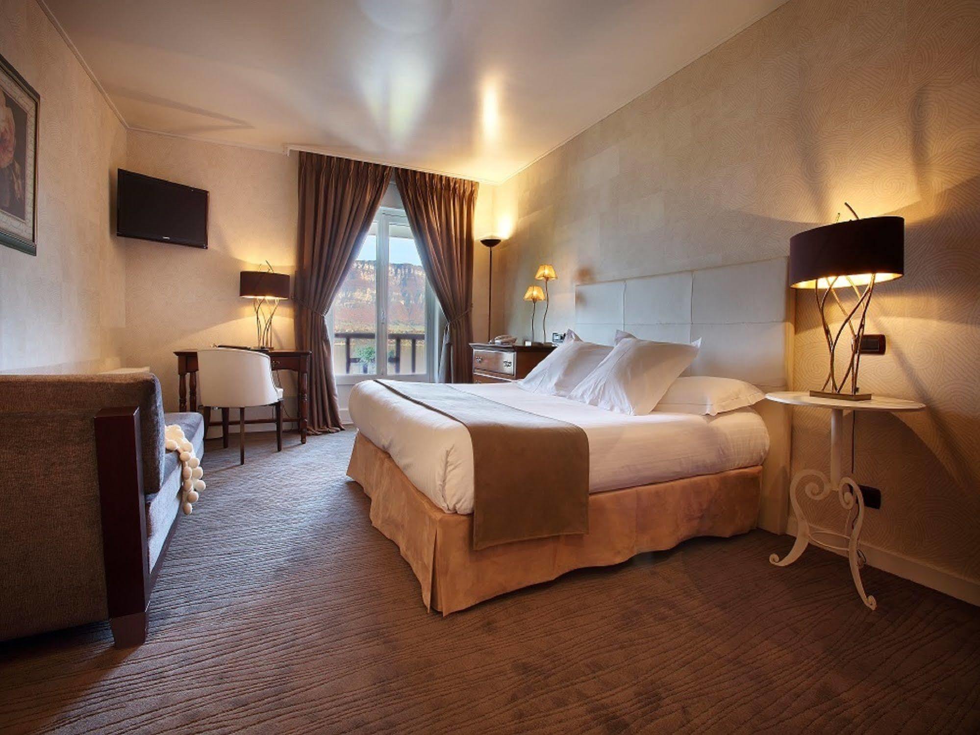 Hotel Ombremont Jean-Pierre Jacob Ле-Бурже-дю-Лак Екстер'єр фото